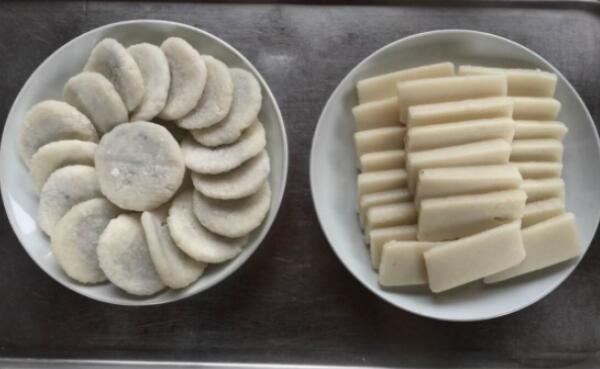 冷藏后的糍粑怎么变软，套上保鲜膜放温水浸泡（吃多了伤胃）311 / 作者:UFO爱好者 / 帖子ID:91140