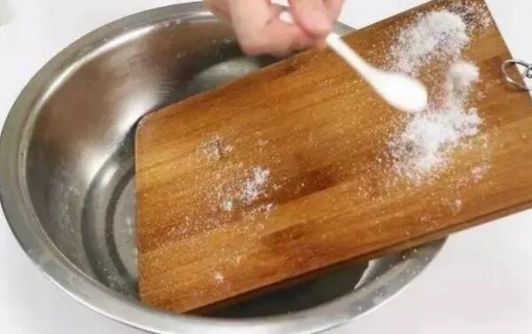 菜板发霉清除妙招，撒盐擦拭/洗洁精清洗/太阳下爆嗮875 / 作者:UFO爱好者 / 帖子ID:90914