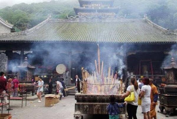 三种人不能去寺庙，孕妇/病弱小孩/衣着暴露者294 / 作者:UFO爱好者 / 帖子ID:90194