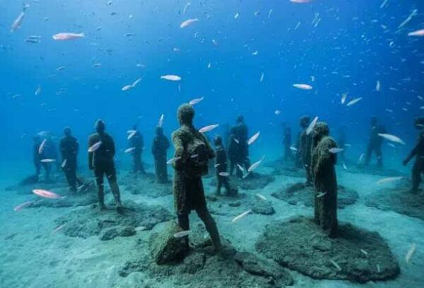 大西洋海底有多恐怖，泰坦尼克号沉没于此/怪兽时常出没460 / 作者:UFO爱好者 / 帖子ID:81233