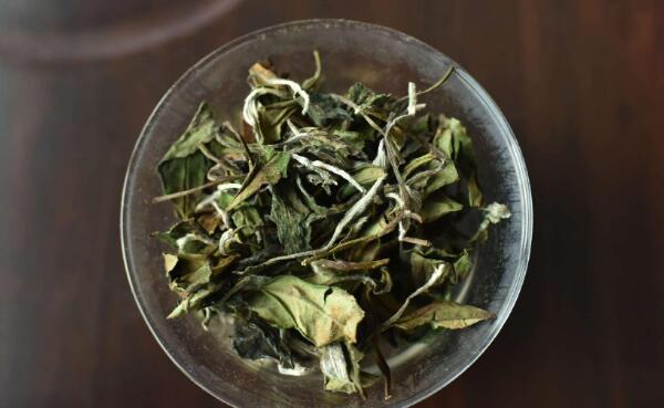 白牡丹茶的副作用，空腹喝会头晕/老年人不能喝太多910 / 作者:UFO爱好者 / 帖子ID:88797