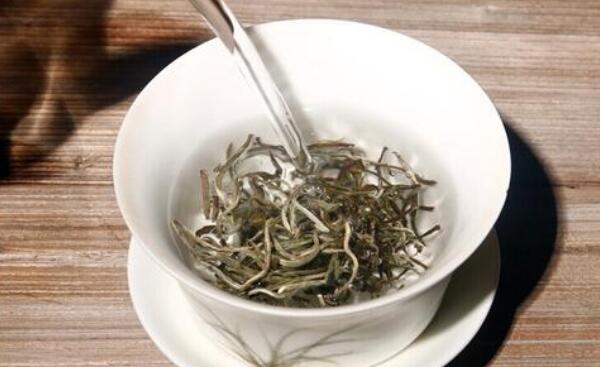 白牡丹茶的副作用，空腹喝会头晕/老年人不能喝太多566 / 作者:UFO爱好者 / 帖子ID:88797