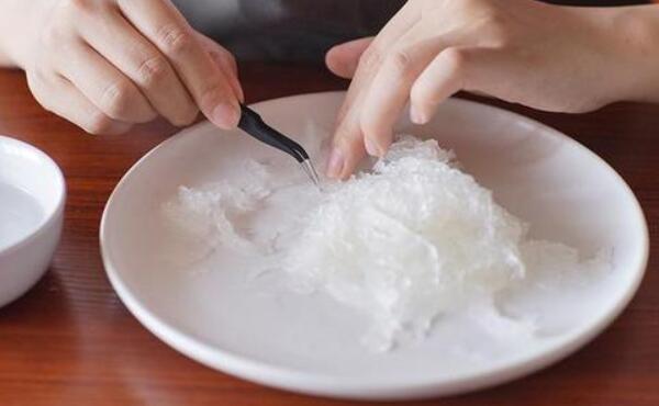孕妇可以吃燕窝吗，燕窝的功效与作用禁忌/滋阴润燥不能长期吃437 / 作者:UFO爱好者 / 帖子ID:88565