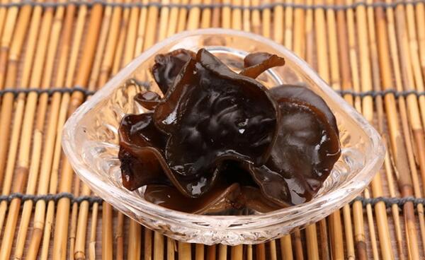 泡过的木耳放冰箱还能吃吗，能吃（泡发久了就不能吃）136 / 作者:UFO爱好者 / 帖子ID:87728