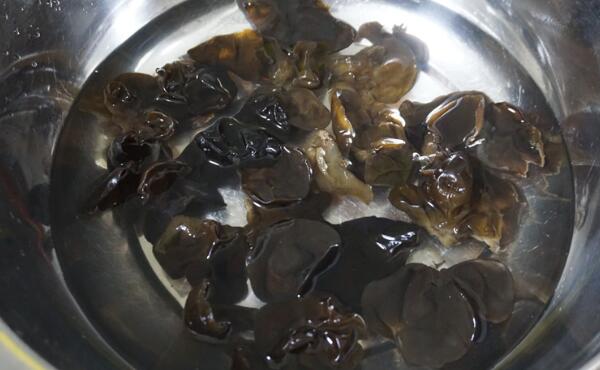 泡过的木耳放冰箱还能吃吗，能吃（泡发久了就不能吃）297 / 作者:UFO爱好者 / 帖子ID:87728