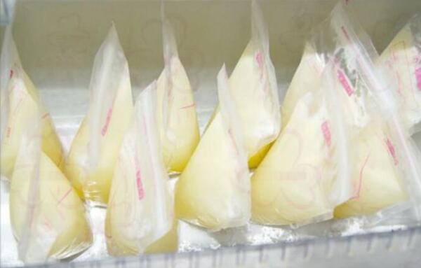 夏天母乳常温可以放多久，10小时（温度越高保存时间越短）542 / 作者:UFO爱好者 / 帖子ID:84608