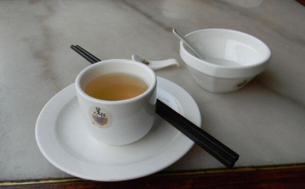 饭盒上的菜味怎么去除，橘子皮、茶水、牛奶去异味效果好123 / 作者:UFO爱好者 / 帖子ID:84386