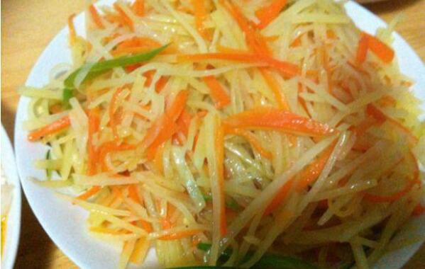 土豆丝和胡萝卜丝能一起炒吗，能（同炒色香味更好）484 / 作者:UFO爱好者 / 帖子ID:84382