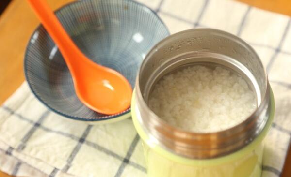 焖烧杯和保温杯的区别，焖烧杯功能更强、保温效果更好311 / 作者:UFO爱好者 / 帖子ID:84333