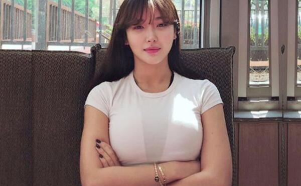 162的女生标准体重是多少，57千克（大多数女性不达标）982 / 作者:UFO爱好者 / 帖子ID:83996