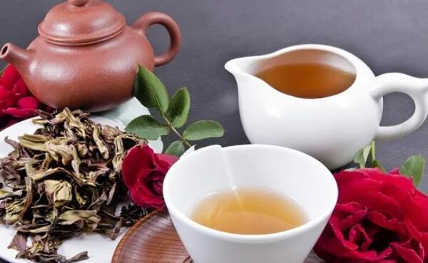 乌龙茶能和玫瑰花一起喝吗，能（有养颜美容的功效）434 / 作者:UFO爱好者 / 帖子ID:83933