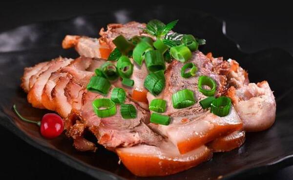 猪头肉为什么是发物，猪头肉营养丰富（会诱发疾病）99 / 作者:UFO爱好者 / 帖子ID:83636