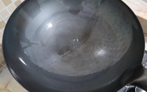 开锅没开好黑了怎么办，锅内放苹果皮用开水煮786 / 作者:UFO爱好者 / 帖子ID:83566