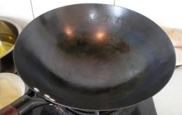 开锅没开好黑了怎么办，锅内放苹果皮用开水煮49 / 作者:UFO爱好者 / 帖子ID:83566