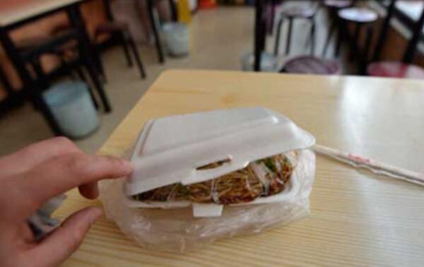长期使用塑料饭盒有毒吗，有毒（会使人头晕恶心）320 / 作者:UFO爱好者 / 帖子ID:83424
