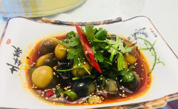 皮蛋跟羊肉可以一起吃吗，可以（但皮蛋不能多吃）228 / 作者:UFO爱好者 / 帖子ID:83042