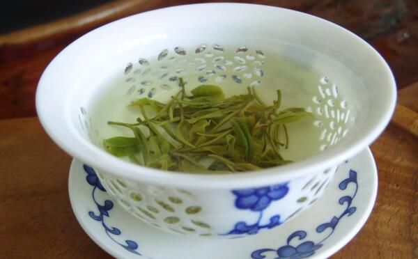 日照绿茶的特点，比普通绿茶更大（冲泡茶水颜色更深）759 / 作者:UFO爱好者 / 帖子ID:82890
