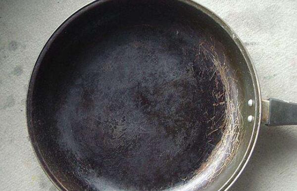 不粘锅涂层脱落还有用吗，不能用（继续用会危害健康）830 / 作者:UFO爱好者 / 帖子ID:82822