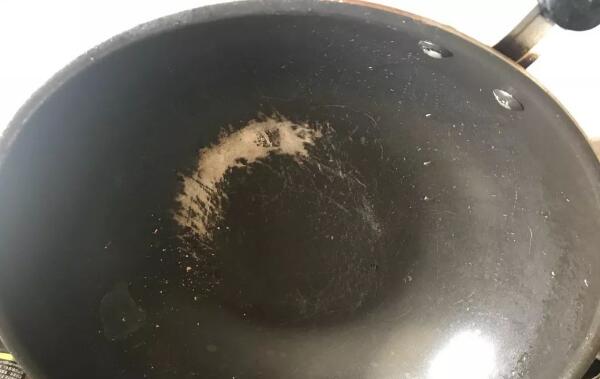 不粘锅涂层脱落还有用吗，不能用（继续用会危害健康）95 / 作者:UFO爱好者 / 帖子ID:82822