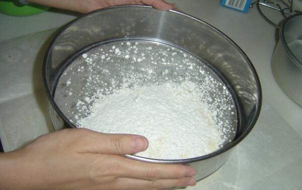 筛面粉一般用多少目的筛，40-60目（目数不必过高）931 / 作者:UFO爱好者 / 帖子ID:82820