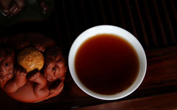 普洱茶生茶熟茶区分，茶色、汤色、茶味、叶底、功效不同968 / 作者:UFO爱好者 / 帖子ID:82729
