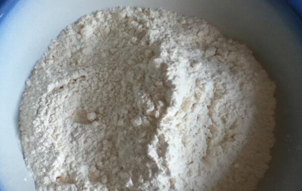 面粉放久了有味怎么办，变质有味不能吃（可以喂猪）112 / 作者:UFO爱好者 / 帖子ID:82575