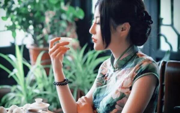 秋季喝什么茶，菊花茶去火、青茶润喉、红茶养阳气96 / 作者:UFO爱好者 / 帖子ID:82091