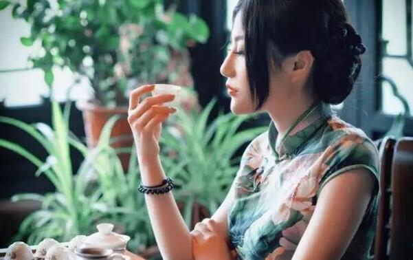喝茶的时间有讲究，饮茶最佳的三个时间（早中晚三杯茶）569 / 作者:UFO爱好者 / 帖子ID:81913