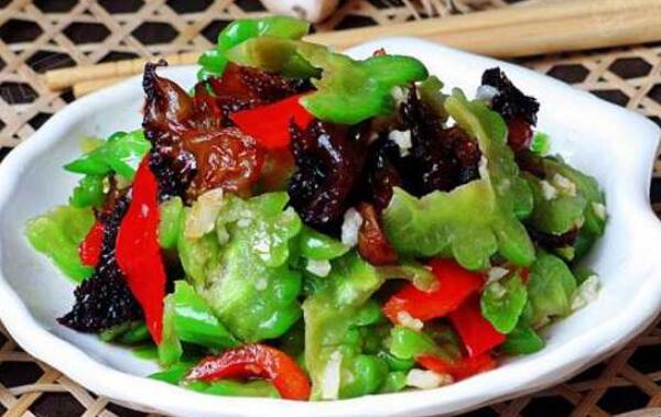 养肝护肝吃什么，养肝护肝的方法和饮食（少抽烟多吃苦瓜）339 / 作者:UFO爱好者 / 帖子ID:81912