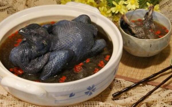 乌骨鸡的功效与作用，滋阴补肾、提高免疫力、防癌抗癌385 / 作者:UFO爱好者 / 帖子ID:81705