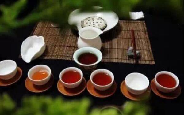 红茶是酸性还是碱性，碱性（中和多余的酸/让身体更健康）816 / 作者:UFO爱好者 / 帖子ID:81611