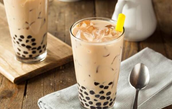 奶茶的热量高吗，一杯奶茶300-500卡路里（相当于3碗饭）579 / 作者:UFO爱好者 / 帖子ID:81153