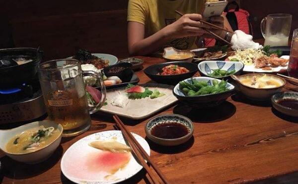 吃宵夜的坏处，长胖、抵抗力下降、易发结石病、诱发癌症205 / 作者:UFO爱好者 / 帖子ID:80909