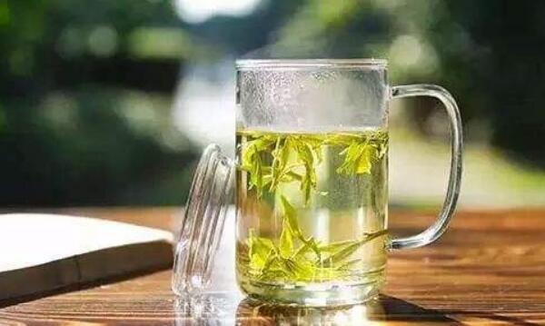 绿茶的冲泡时间，2-3分钟（中低档绿茶用100℃水冲泡）247 / 作者:UFO爱好者 / 帖子ID:80742