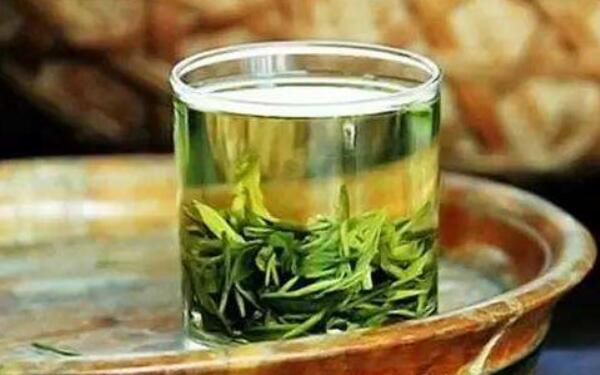 绿茶的冲泡时间，2-3分钟（中低档绿茶用100℃水冲泡）85 / 作者:UFO爱好者 / 帖子ID:80742
