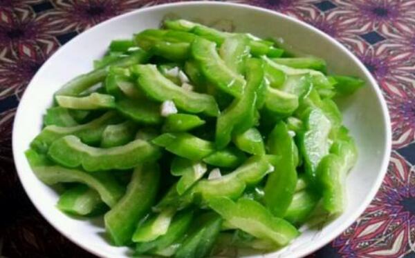 苦瓜可以生吃吗，可以（有降火减肥功效/适合夏季生吃）282 / 作者:UFO爱好者 / 帖子ID:80821