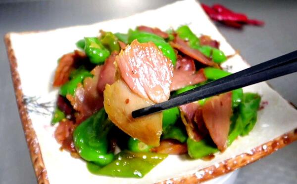 熏肉吃之前怎么处理，用温米水浸泡（放水中煮5分钟）265 / 作者:UFO爱好者 / 帖子ID:80636