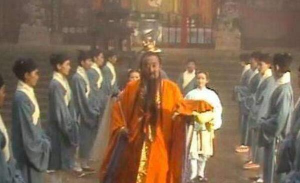 镇元子的师傅是：鸿钧老祖（镇元子被分配到镇守果园）45 / 作者:UFO爱好者 / 帖子ID:97418