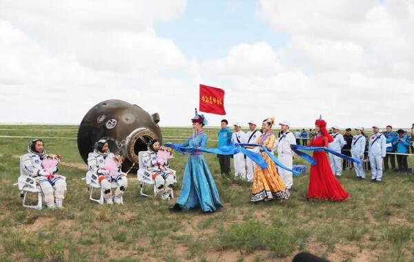 蒙古族的风俗习惯是什么：住蒙古包，献哈达（热情好客）601 / 作者:UFO爱好者 / 帖子ID:76346