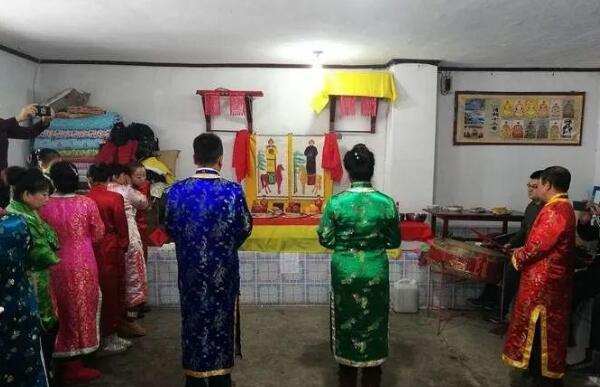 满族人的禁忌有哪些：忌杀狗吃狗肉（女人不能随便坐卧）68 / 作者:UFO爱好者 / 帖子ID:76131