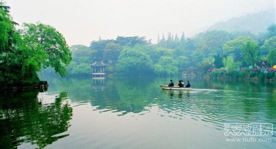 长白山水怪目击实录 史前蛇颈龙复活775 / 作者:UFO爱好者 / 帖子ID:86156