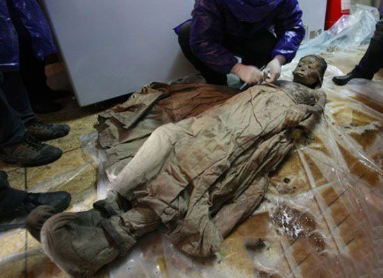 不腐女尸未解之谜：生前大福报死后千年不朽46 / 作者:UFO爱好者 / 帖子ID:81673
