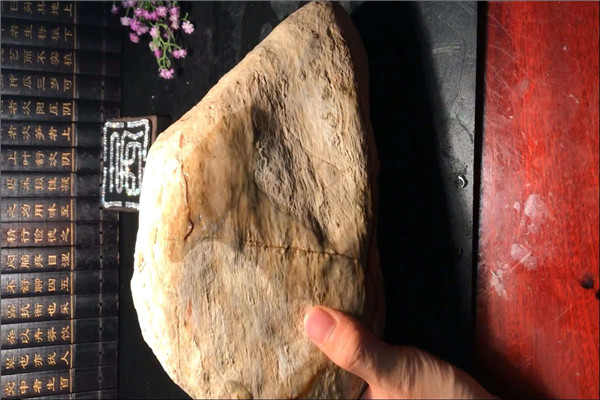 赌石300块钱赌出5亿 玩赌石真的能够赚钱吗586 / 作者:UFO爱好者 / 帖子ID:102393