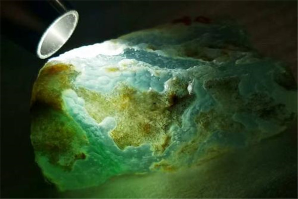 赌石300块钱赌出5亿 玩赌石真的能够赚钱吗104 / 作者:UFO爱好者 / 帖子ID:102393