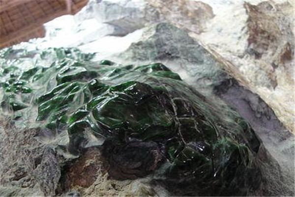 亚洲一号翡翠原石被切是真的吗 这块原石真的被切了吗254 / 作者:UFO爱好者 / 帖子ID:102626