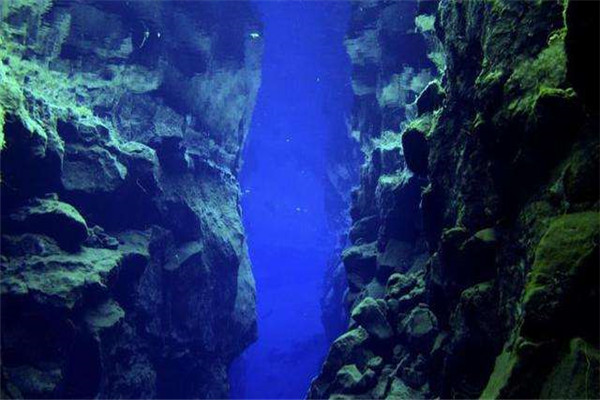 马里亚纳海沟在哪个洋里面 太平洋底（60000万多年历史）650 / 作者:UFO爱好者 / 帖子ID:73380