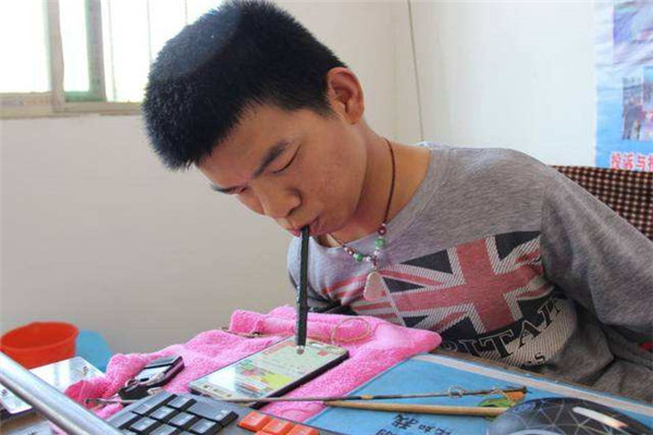世界上最灵活的舌头是谁的 中国山东男子高广利（脑瘫患者）311 / 作者:UFO爱好者 / 帖子ID:94659
