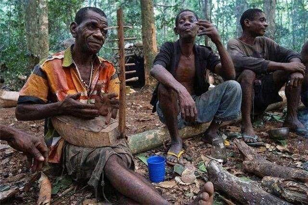 世界上最矮小的民族 森林之子俾格米人（1.5米左右）617 / 作者:UFO爱好者 / 帖子ID:102277