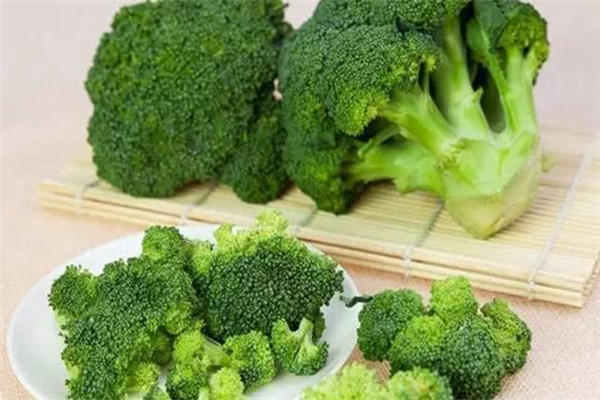 世界上最大的青花菜 重量达26.7千克直径30厘米71 / 作者:UFO爱好者 / 帖子ID:91993