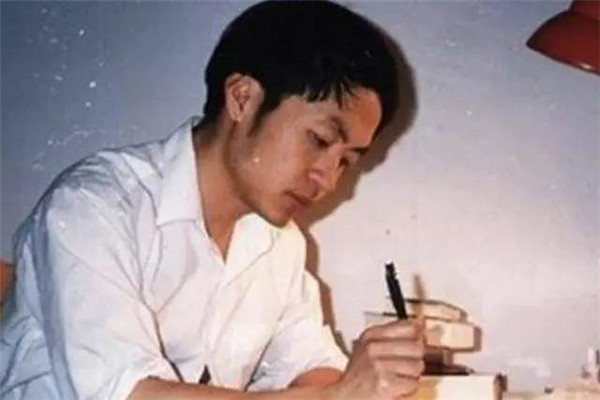 诗人顾城杀妻自尽 诗人顾城自杀原因是什么为什么自杀967 / 作者:UFO爱好者 / 帖子ID:102214